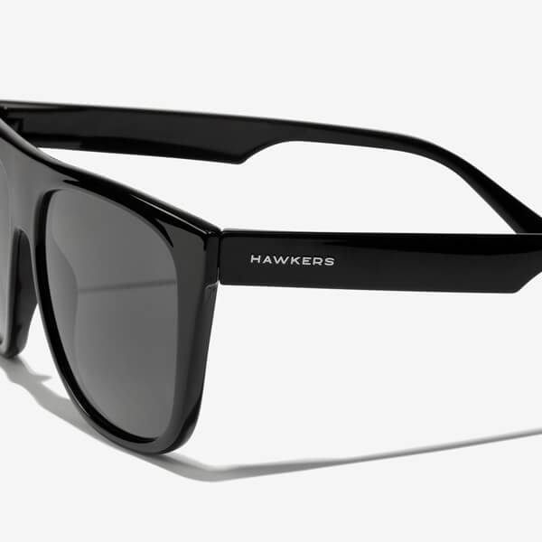 HAWKERS Black Runway Polarized