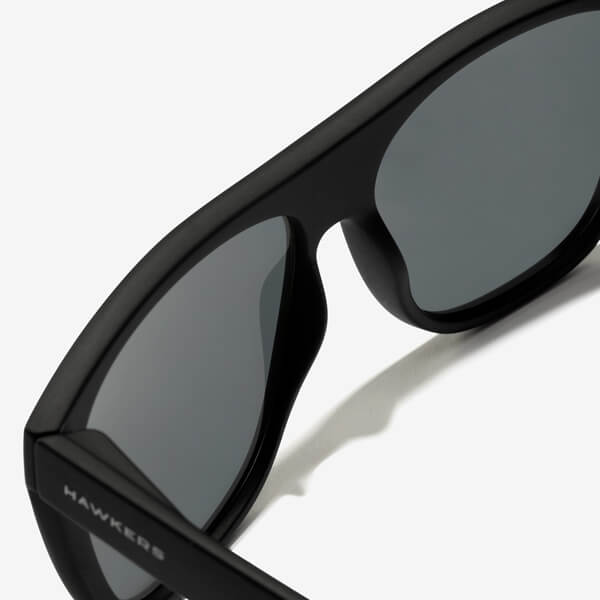 HAWKERS Black Chrome Runway Polarized
