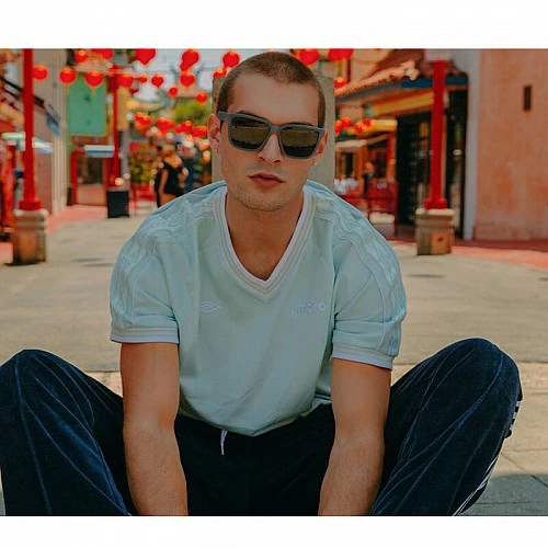 HAWKERS Carbon Black - Dark Motion / Polarized