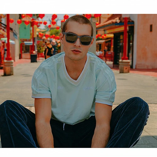 HAWKERS Carbon Black - Dark Motion / Polarized HAWKERS Carbon Black - Dark Motion / Polarized