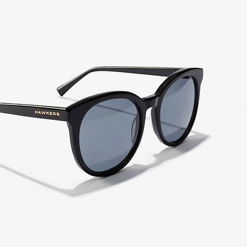 HAWKERS Black Dark Resort