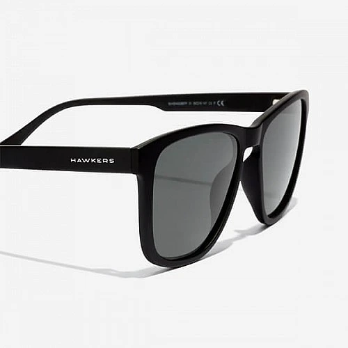 HAWKERS Zhanna Black Dark Polarized HAWKERS Zhanna Black Dark Polarized