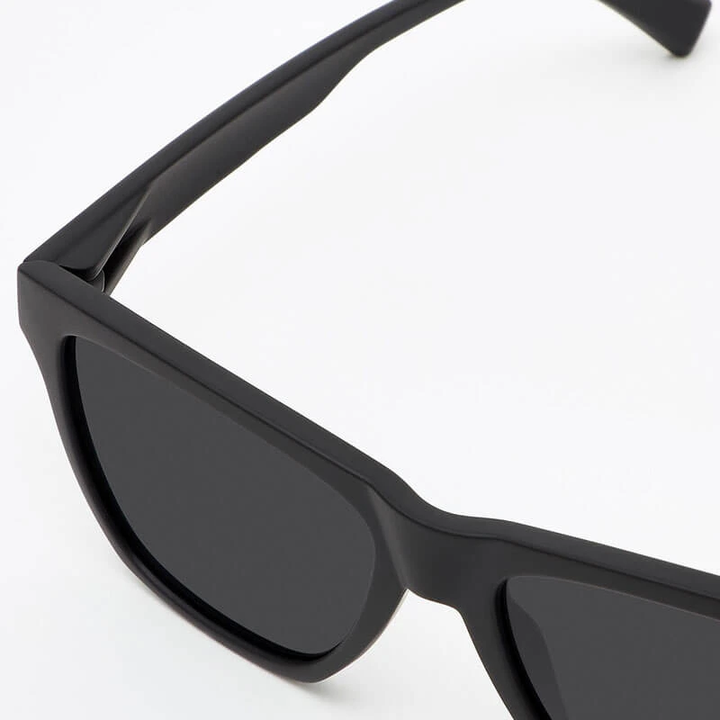 HAWKERS Carbon Black - Dark One LS / Polarized